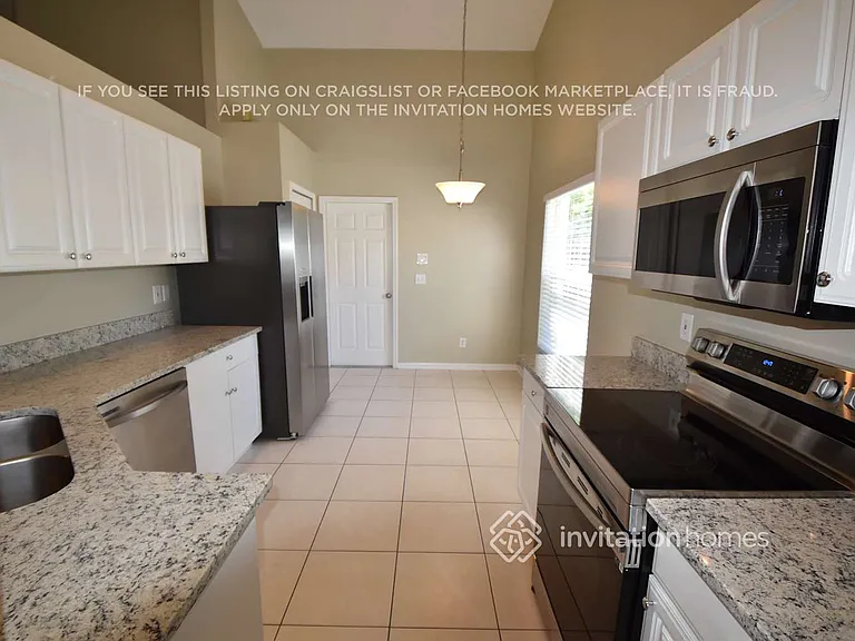 4635 Sanibel Way — Photo 7