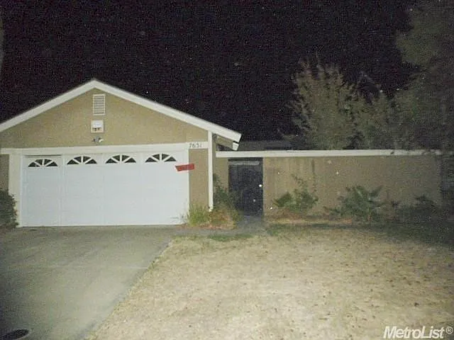 7631 Meadowstone Dr photo 1