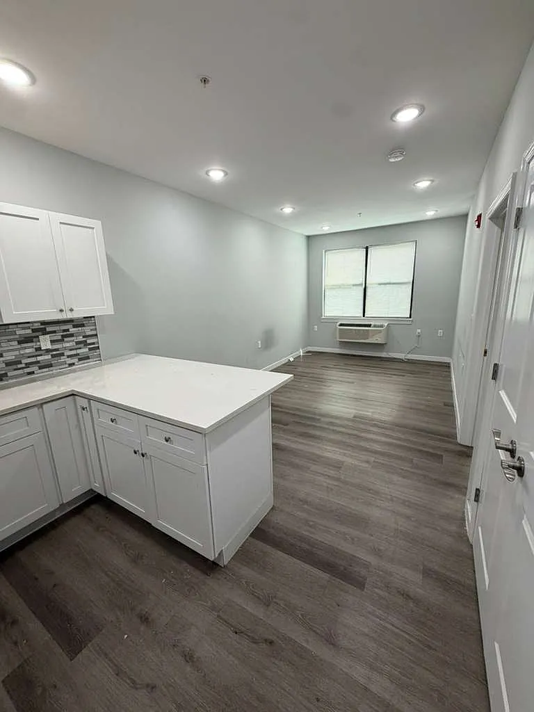1 bed, $1,800 — Photo 1
