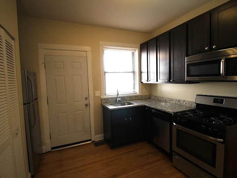 5032 N Western Ave #2 — Photo 1