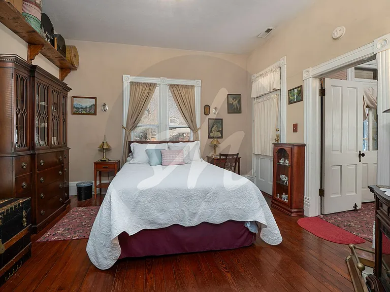 1111 W Pikes Peak Avenue — Photo 7