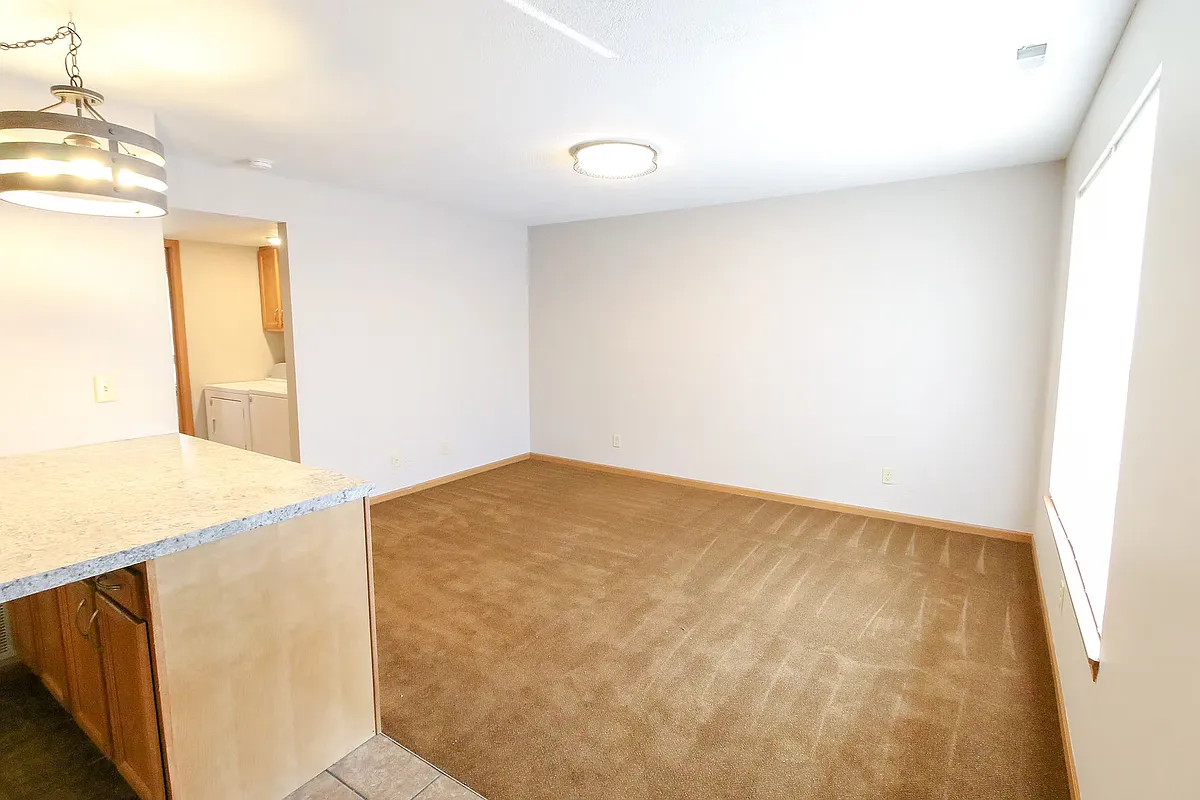 Building Photo - 408 McGoodwin Ave #L