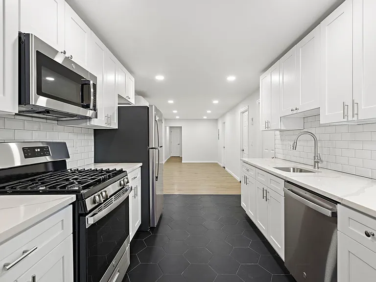 173 Van Horne St #1 — Photo 3