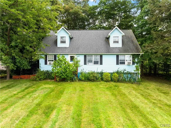 149 Rikers Beach Rd, Oswego, NY 13126