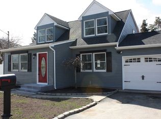 236 Veronica St, Holbrook, NY 11741