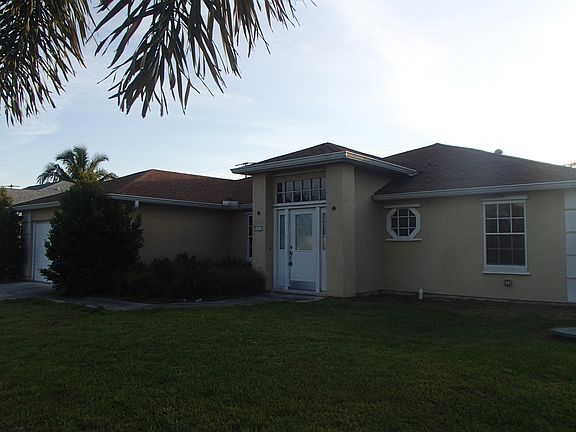 4th image of 3425 SE Hart Circle
