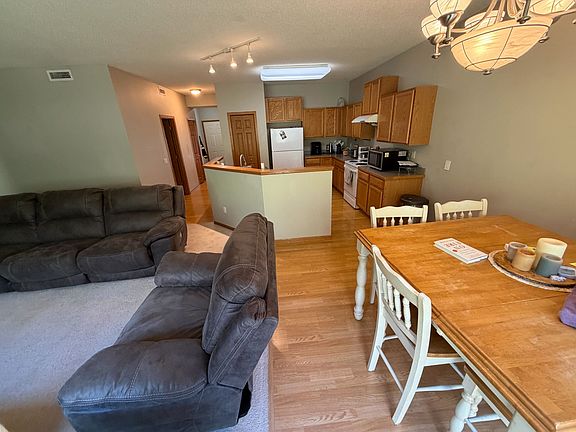 5th image of 1694 Oakbrooke Ct