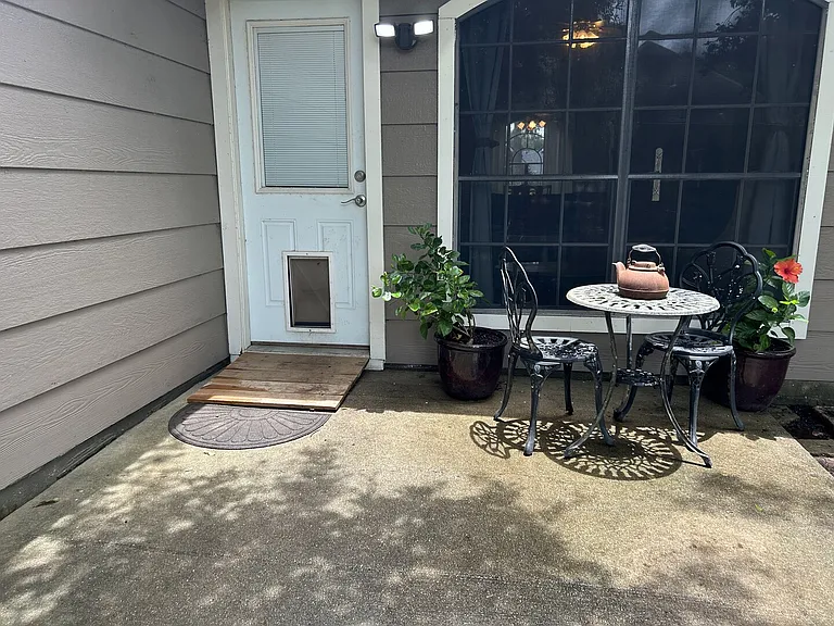 Robin Ave — Photo 20