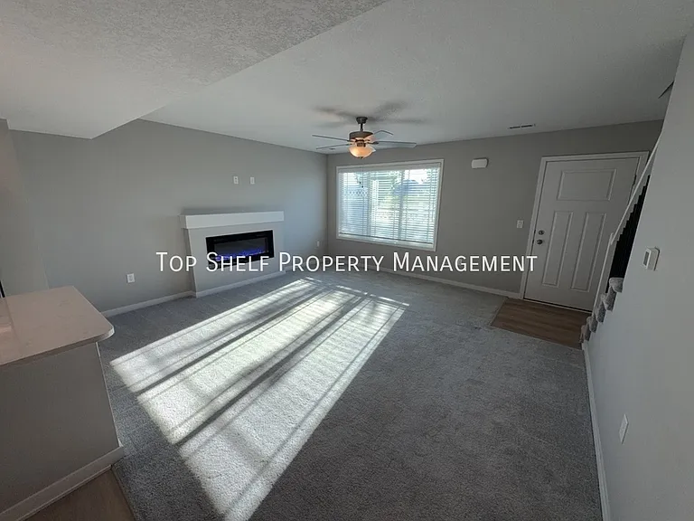 5711 NE Lowell Ln — Photo 2
