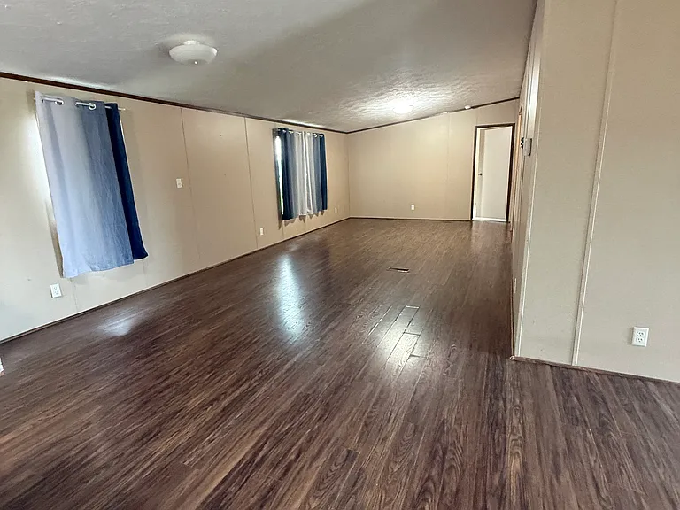 6704 Andrew Ct — Photo 3