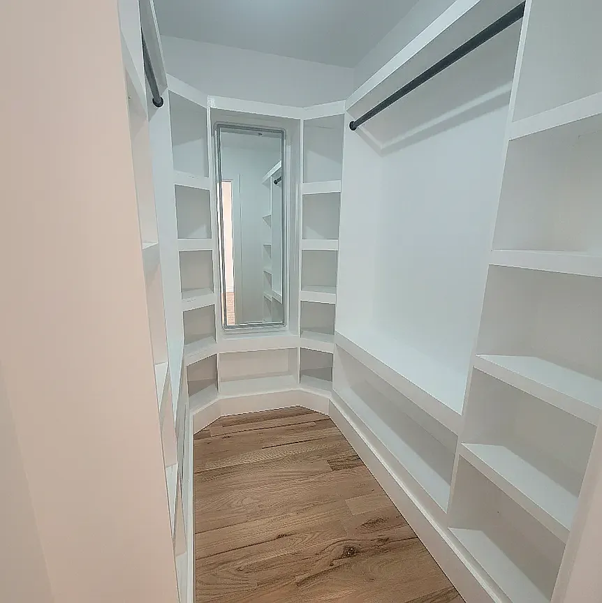 3 bed, 1300 sqft, $3,300 — Photo 3