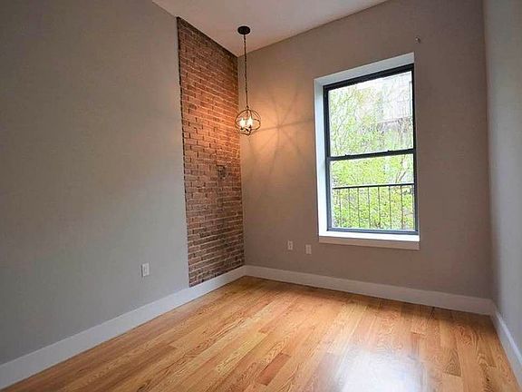 4th image of 323 Putnam Ave #3L