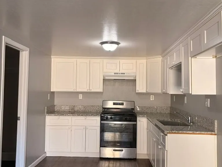219 Lincoln St #B — Photo 2