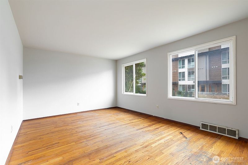 4th image of 10450 Alderbrook Place NW