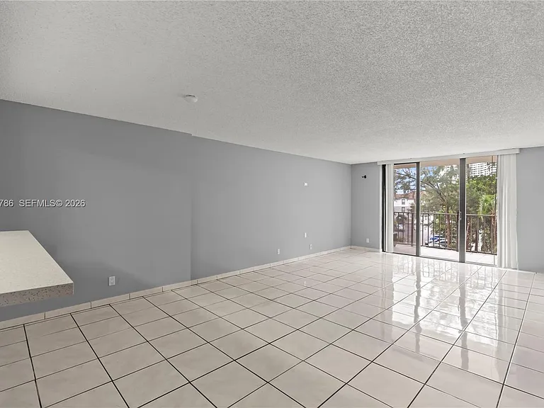 18151 NE 31st Ct #305 — Photo 16