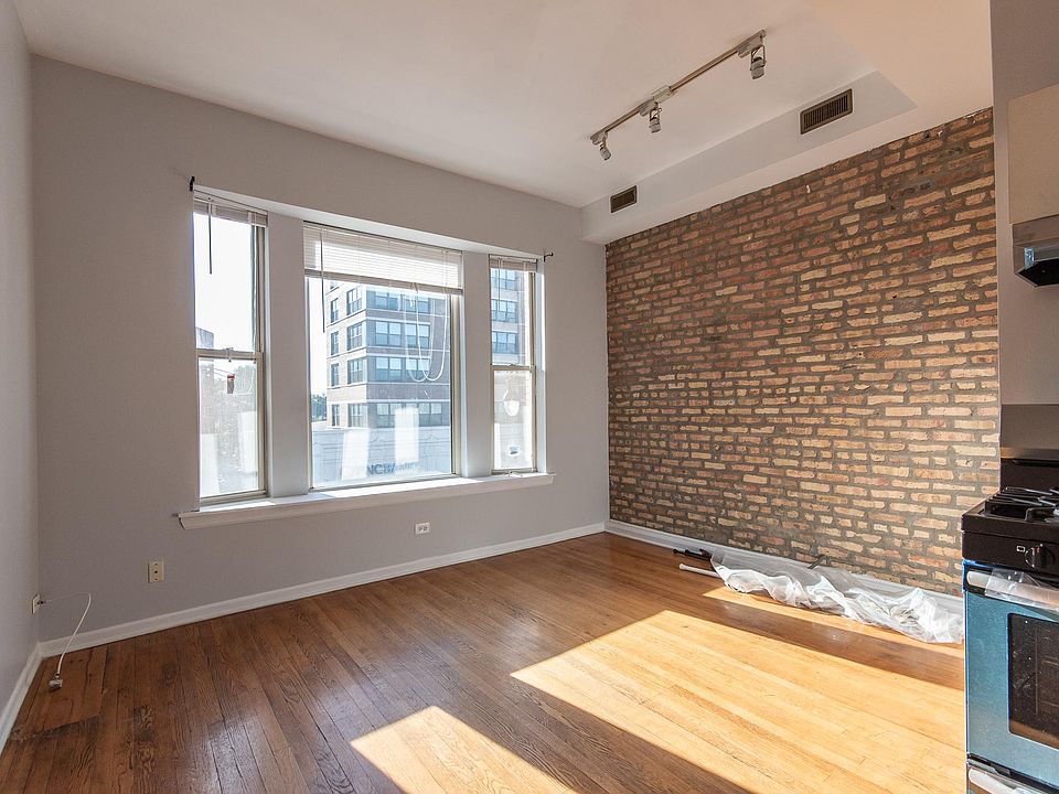 1st image of 4403 N Broadway St APT 3