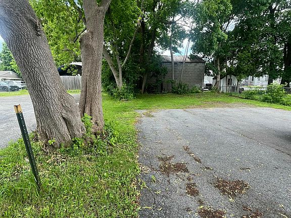5th image of 64 Cornelia St