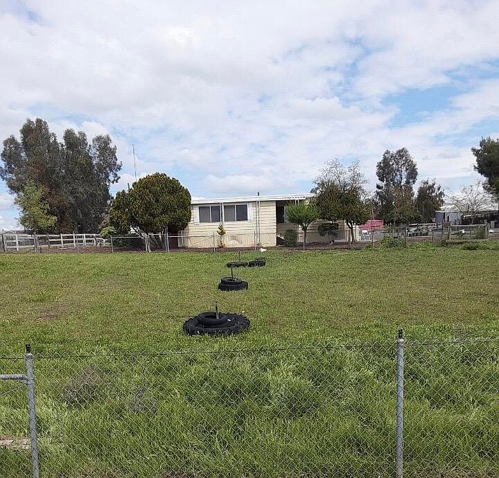 1st image of 23940 Avenue 104