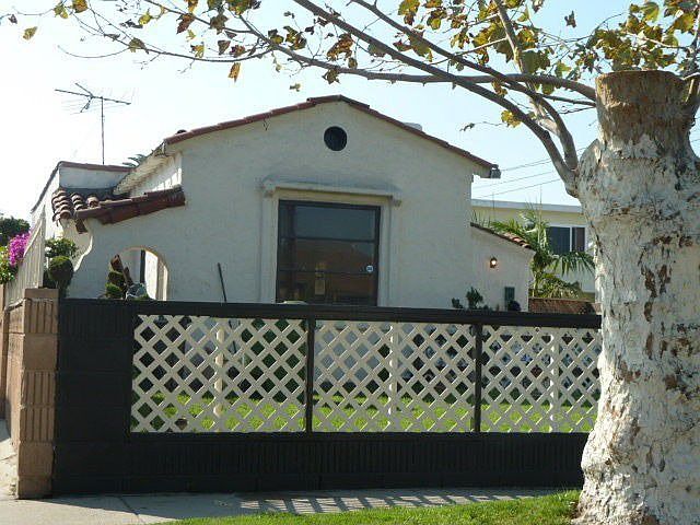 1st image of 3848 W 109th St