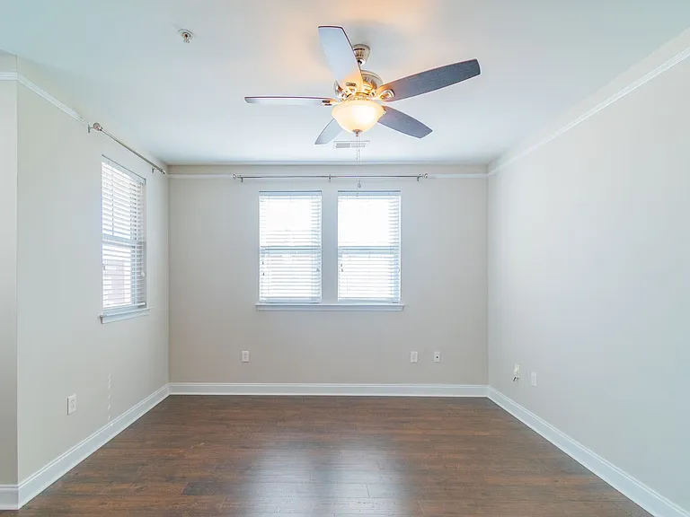 560 Oakland Ave — Photo 23