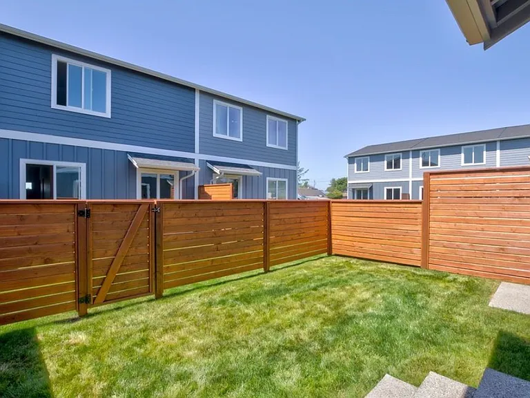 908 Oregon Ave S — Photo 19