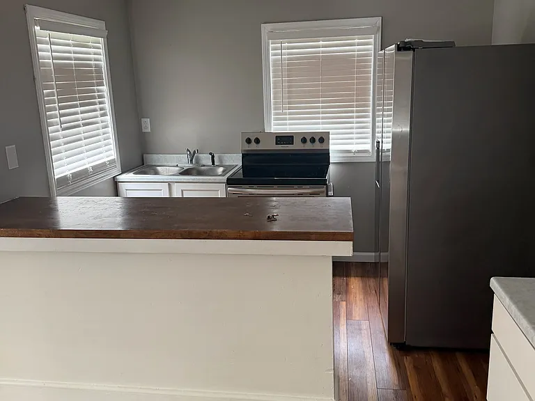 1631 N Ridge Ave #B — Photo 5