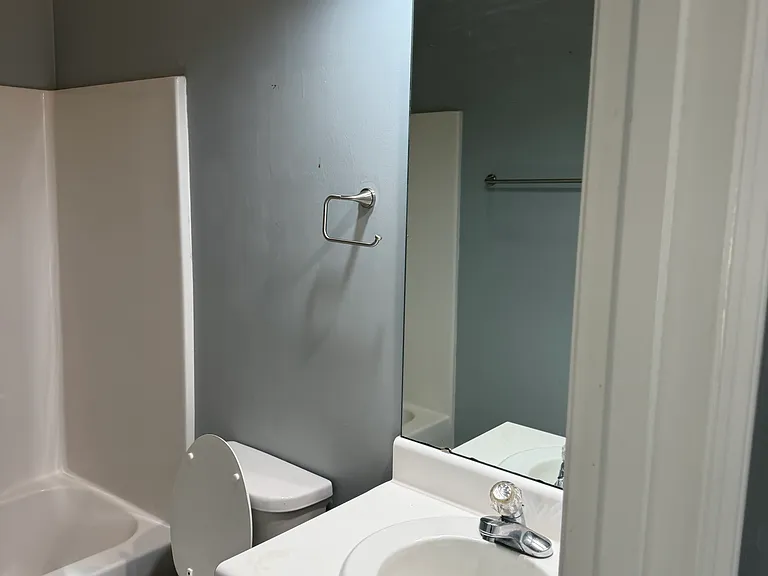 116 Hester Dr — Photo 6