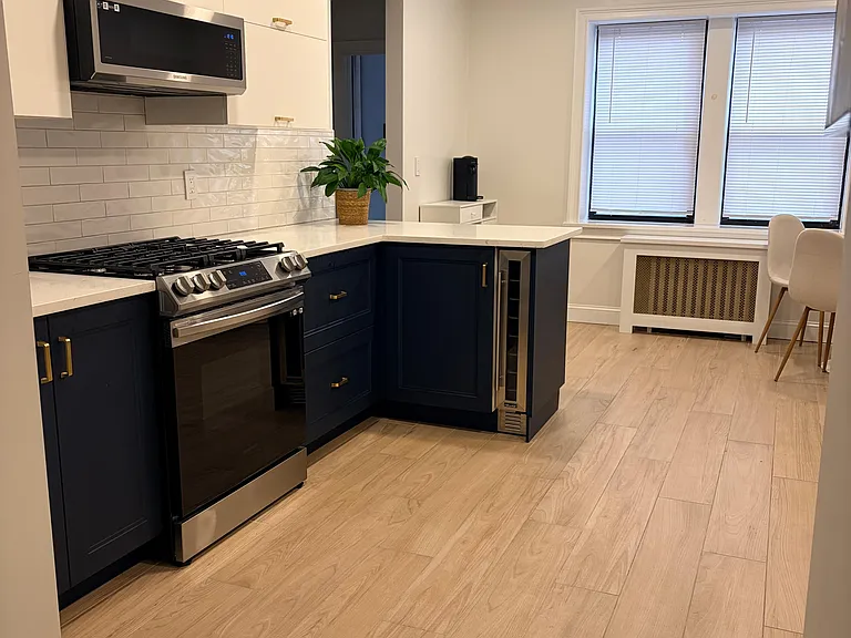 10 Nosband Ave #1A — Photo 5
