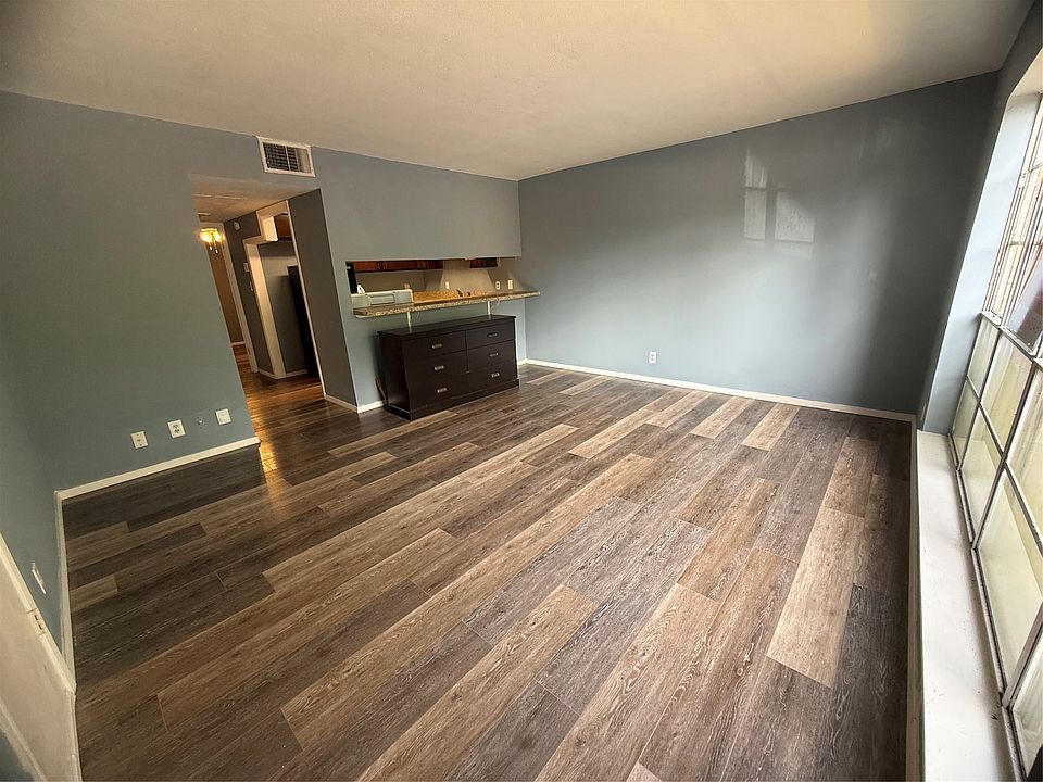 1st image of 1820 E Kings Hwy APT 28