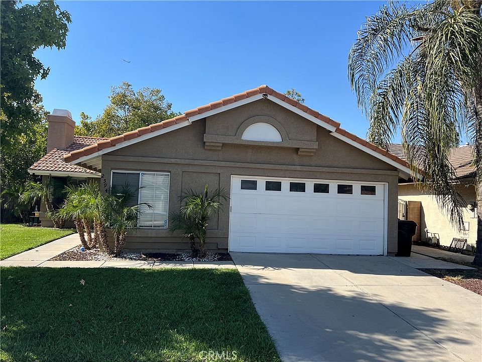 1st image of 2594 Shady Glen Ln