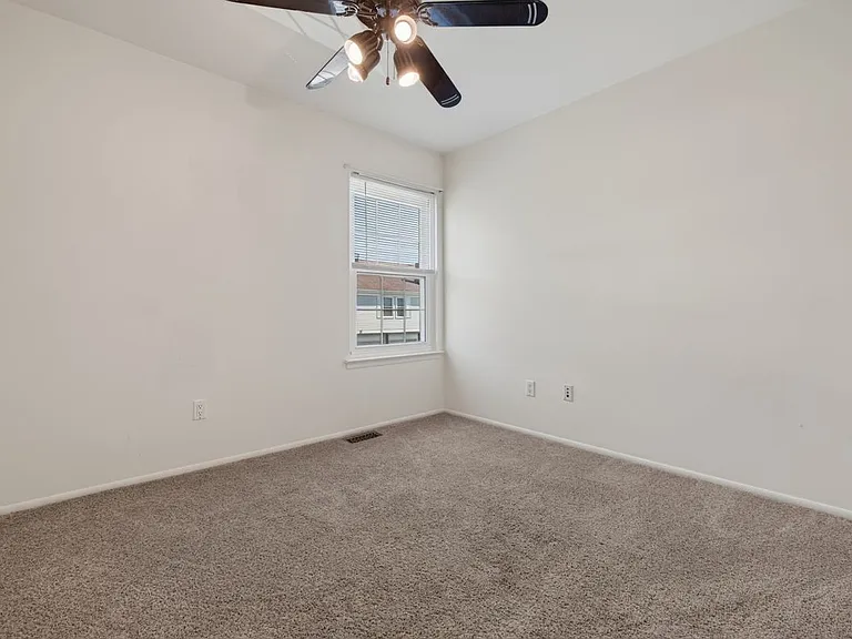 26070 N Lake Dr — Photo 22