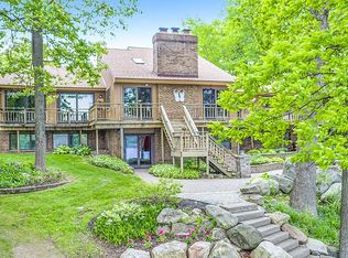 12603 Whalen Lake Dr, Hartland, MI 48353