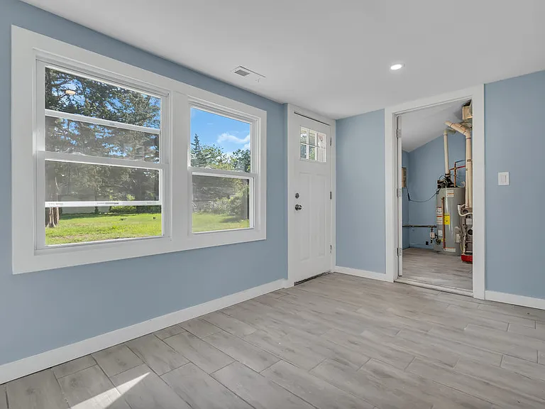 32 Northfield Ave — Photo 27