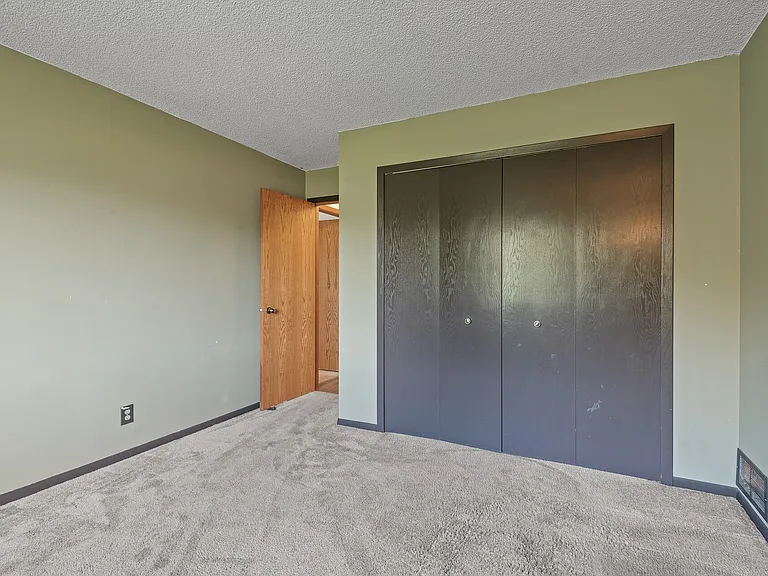 797 Parkside Dr — Photo 16