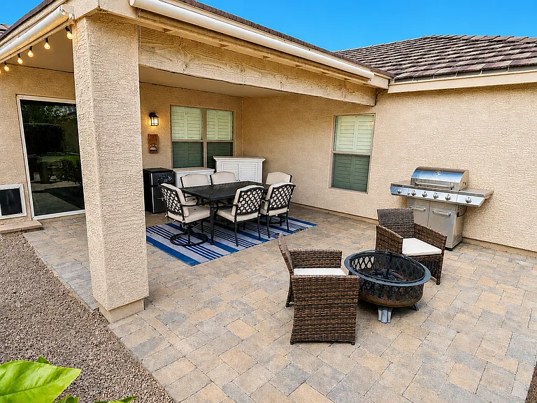 465 W Midland Ln — Photo 24