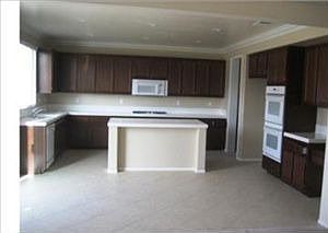 5th image of 13574 Meadowlands Ct