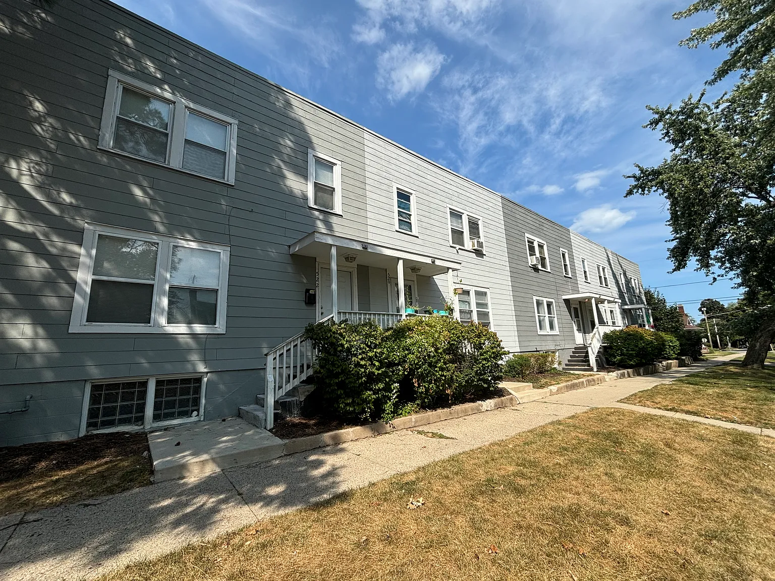 3 bed, 1.5 bath, 1300 sqft, $1,850 — Photo 1