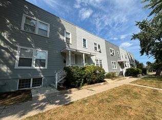 522 Douglas Ave #522, Waukegan, IL 60085