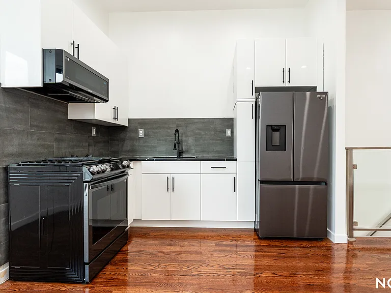 431 Cleveland St #3 — Photo 4