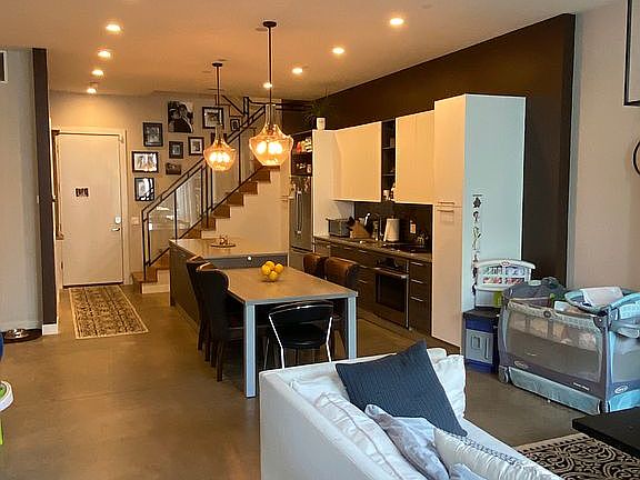 3rd image of 1017 N Cleveland Ave #5