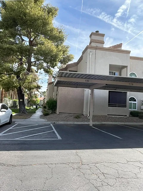3145 E Flamingo Rd #1123