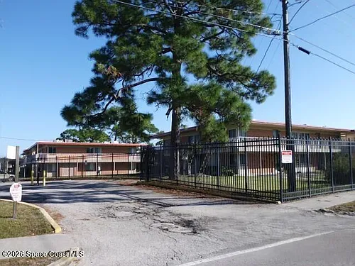800 N Fiske Blvd Photo 1