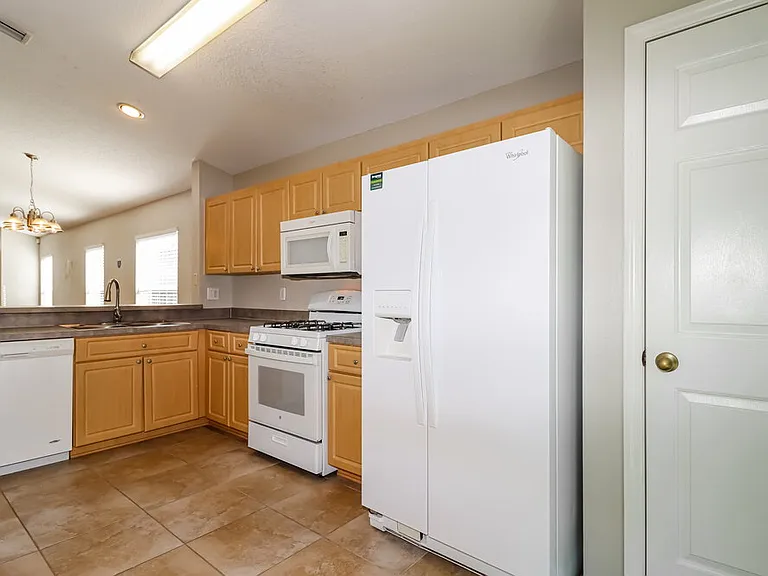 6923 Summer Harbor Ln — Photo 9