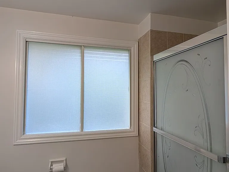 63 Marlow Cres — Photo 12