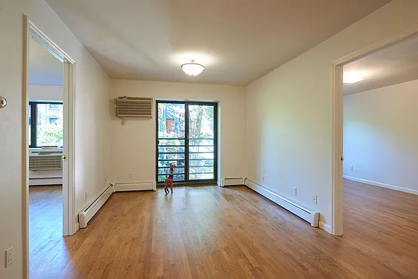 Rented by Perry Associates NYC Inc | media 15