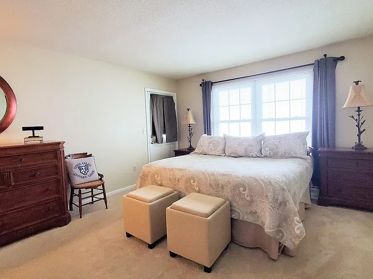 4802 Greenwich Dr — Photo 6