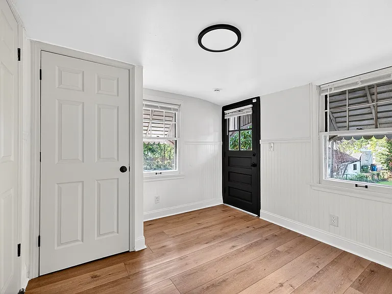 8033 Busiek Ave — Photo 21
