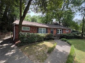 515 Allen Rd NE, Atlanta, GA