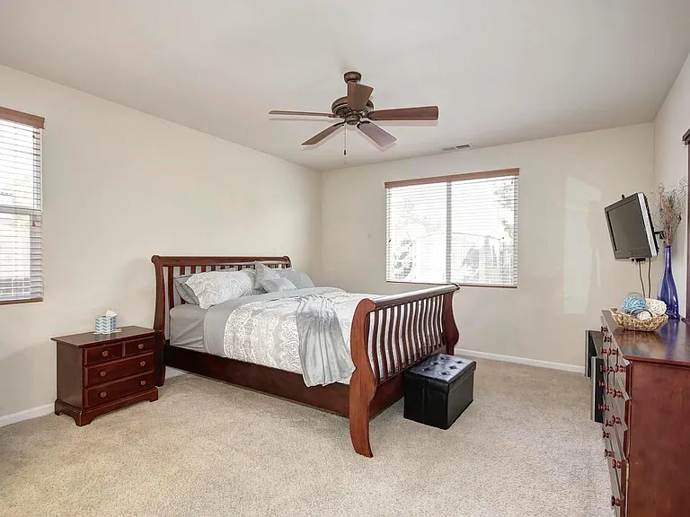 5504 Hirsch Cir — Photo 8