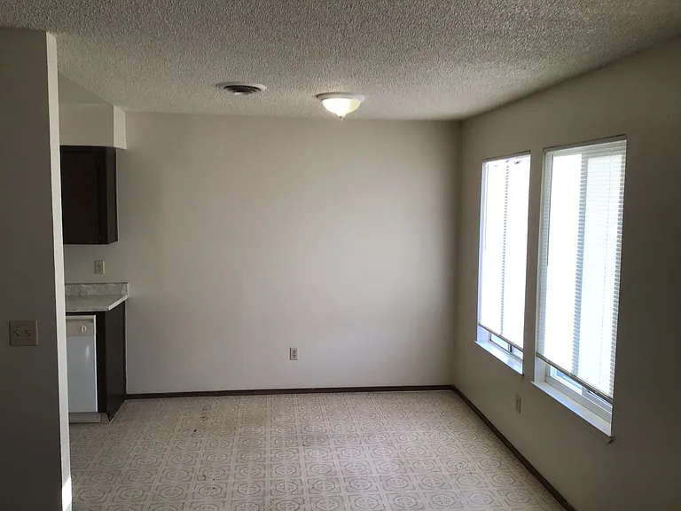 350 Alemar Way — Photo 3